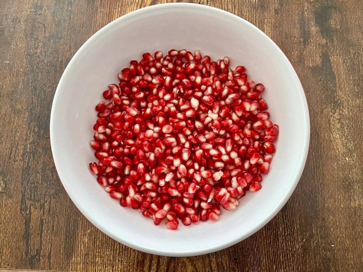 How to seperate pomegranate arils
