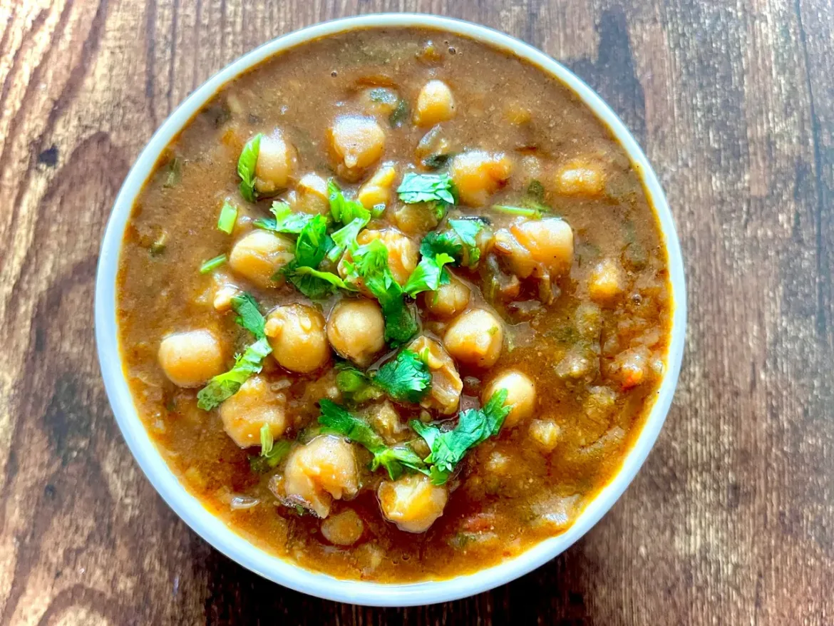 Spicy Chickpeas Curry