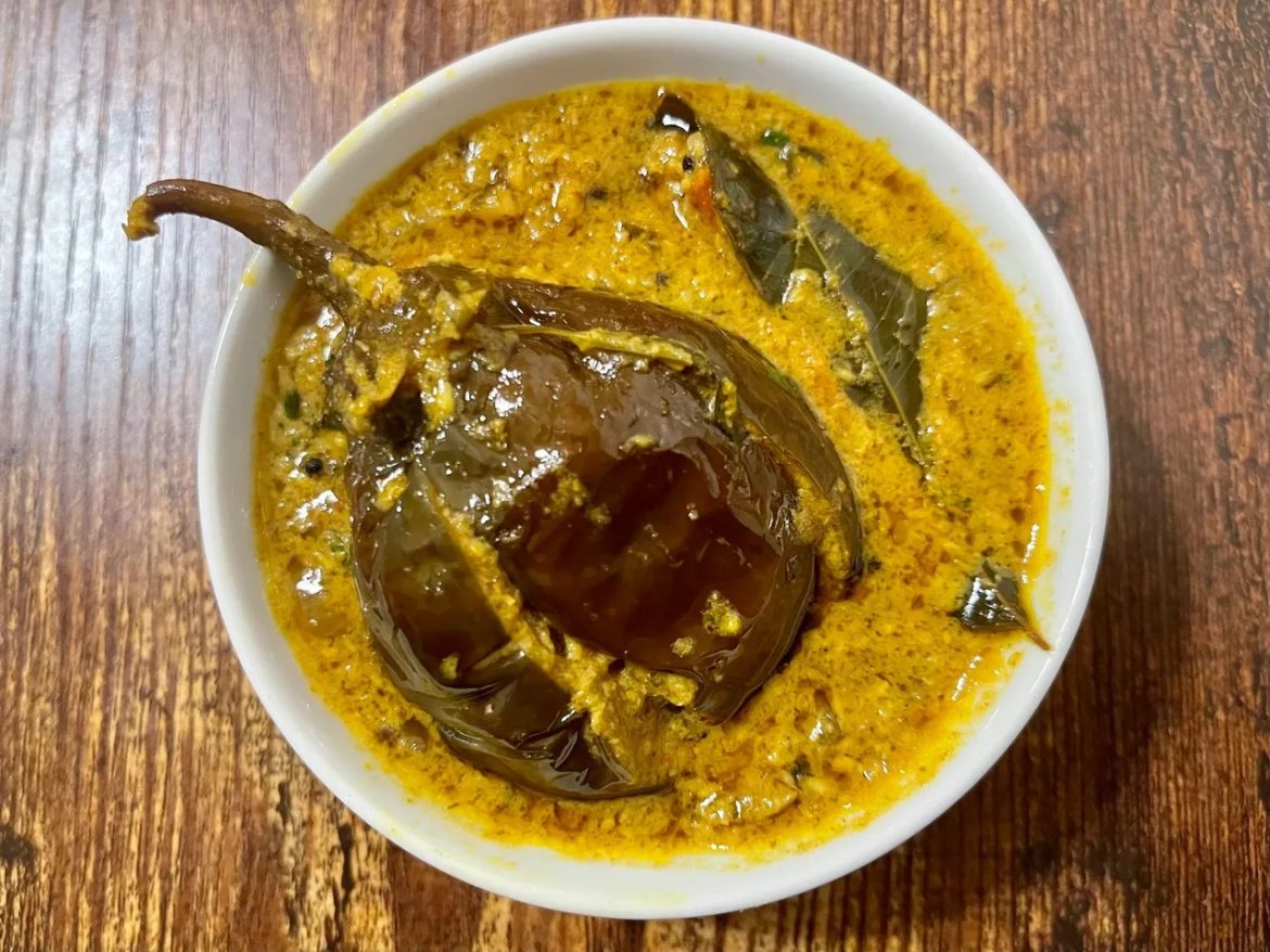 STUFFED BABY EGGPLANT CURRY | MASALA BHARLI VANGI
