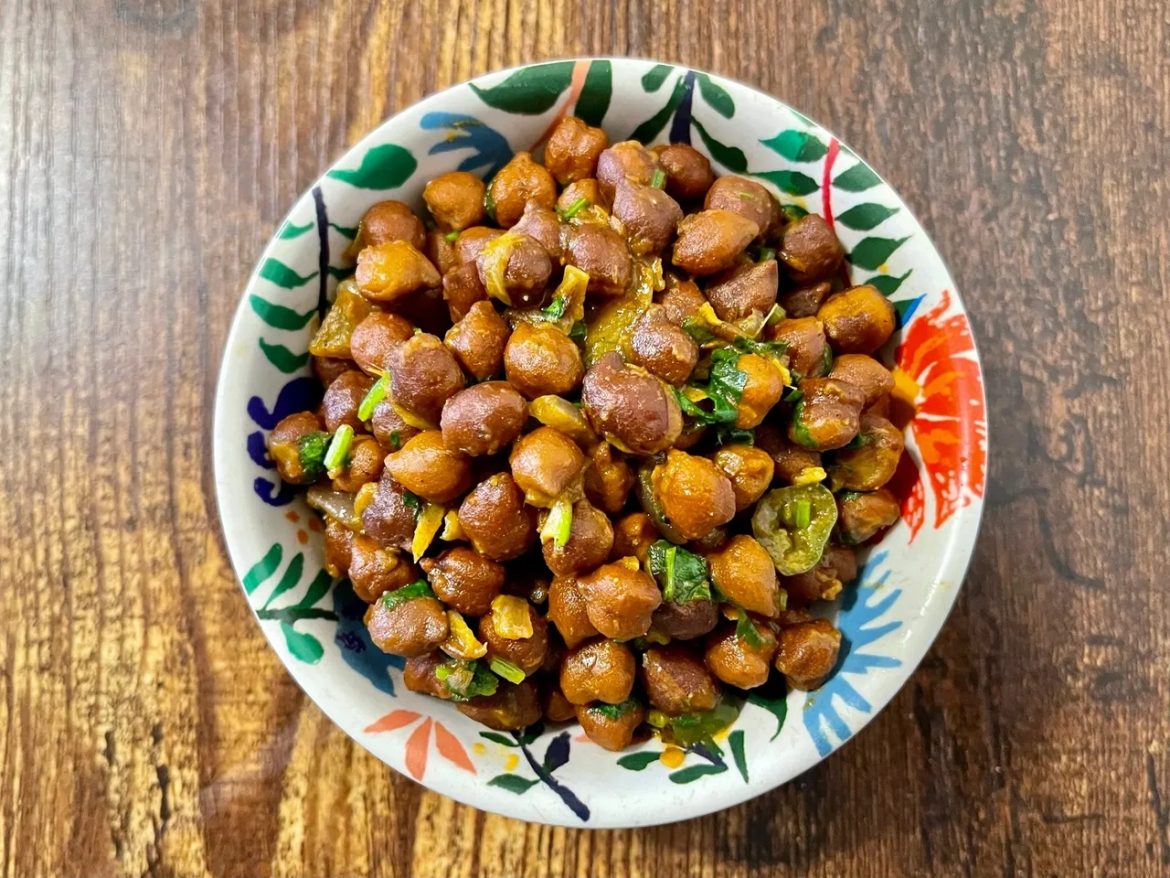 DELICIOUS KALA CHANA OR BLACK CHICKPEAS